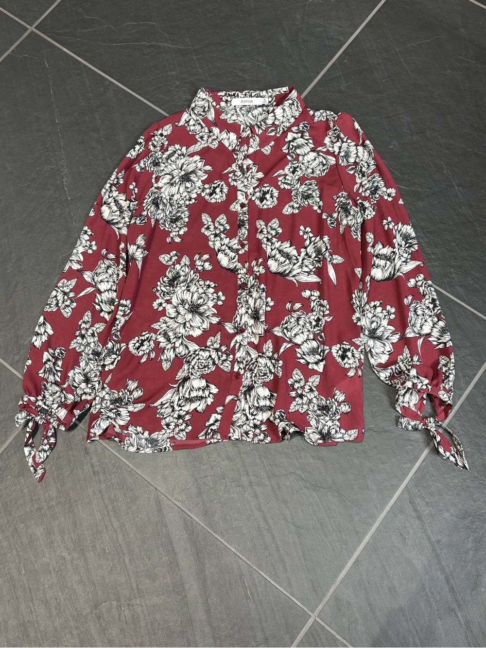 NWT Just Fab Large Blouse Tie Cuffs Floral Burgundy Officecore Quietluxury